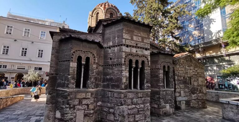 Άγνωστες πτυχές του ναού στο κέντρο της Αθήνας