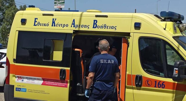 Ένας άνδρας μεταφέρθηκε στο Νοσοκομείο Αγρινίου με ασθενοφόρο του ΕΚΑΒ ύστερα από κατανάλωση χαπιών, όπως αναφέρουν οι πρώτες πληροφορίες.