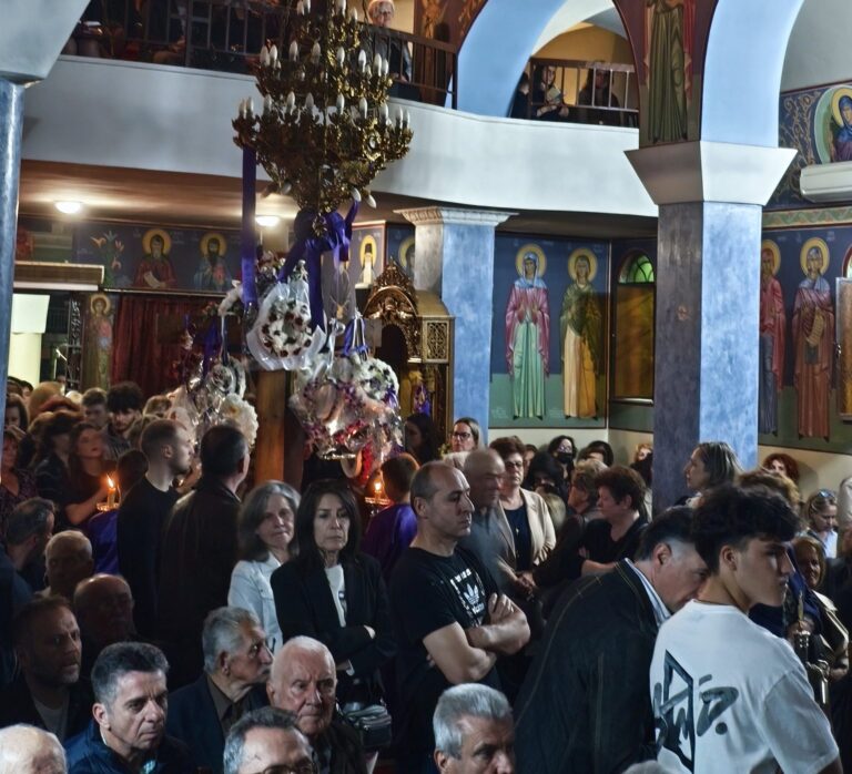 Αγρίνιο: Εικόνες κατάνυξης από την Ακολουθία των Παθών στον Ι.N. του Αγίου Θωμά (εικόνες & βίντεο)