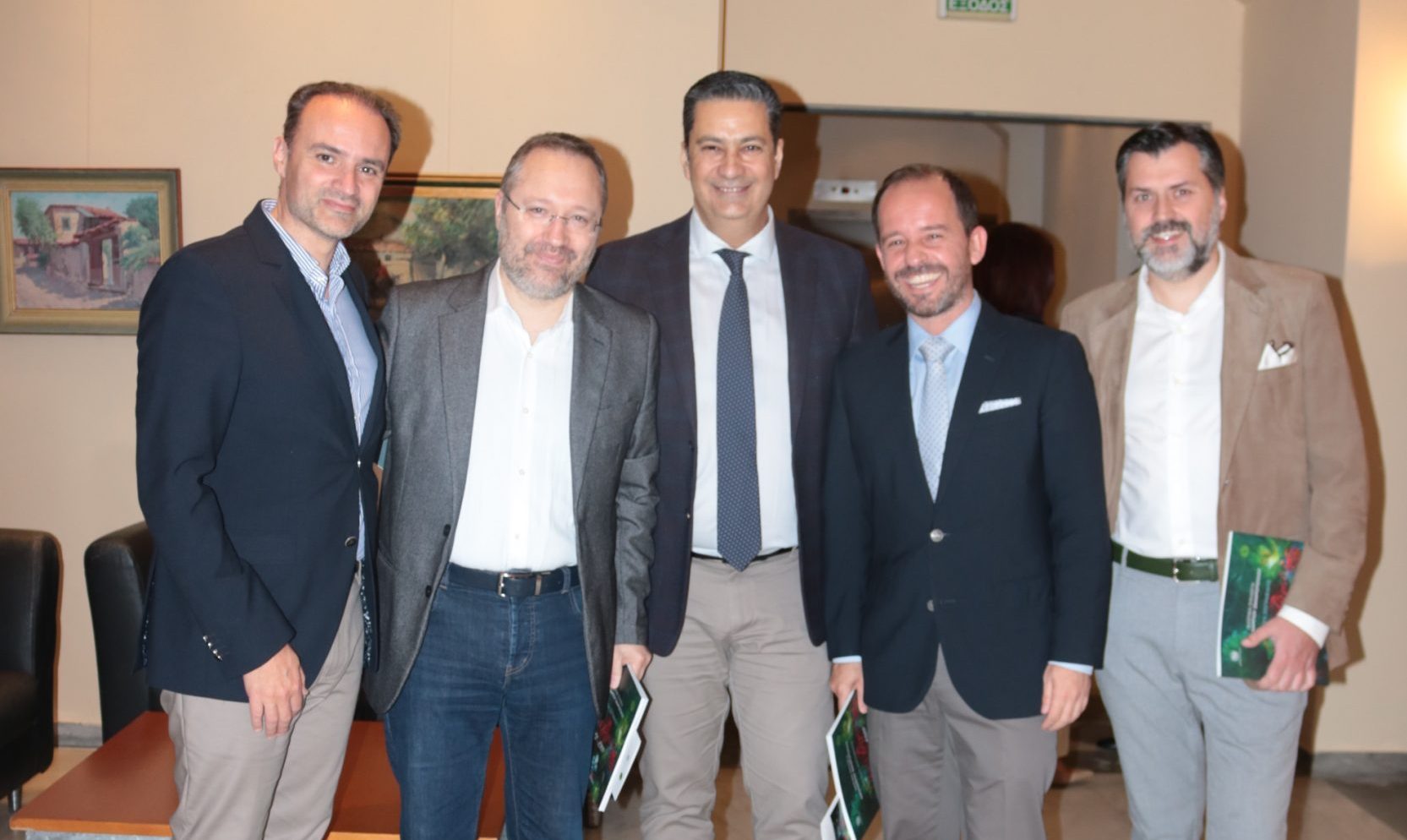 Αγρίνιο: Με επιτυχία τα εγκαίνια της έκθεσης «Έλληνες ζωγράφοι 1880-2000» του ζωγράφου Χαράλαμπου Ζαχαρόπουλου