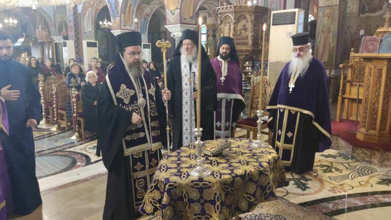 Στο πλαίσιο της αγιολογική σύναξη αυτού του μήνα εκτέθηκε προς προσκύνημα το λείψανο του Αγίου Ιερωνύμου του Σιμωνοπετρίτη, το οποίο μετά την λήξη της αναχώρησε