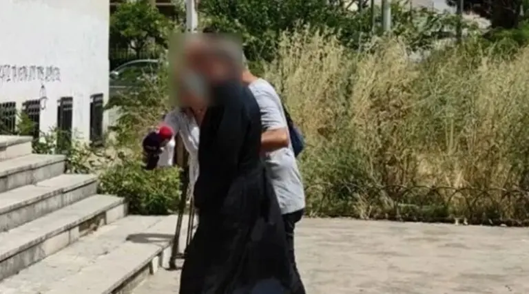 Αγρίνιο: Το θύμα του ιερέα με το κοινόβιο σπάει τη σιωπή του, λίγες εβδομάδες μετά την τελεσίδικη καταδίκη του