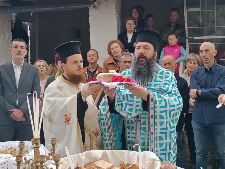 Αμφιλοχία: Πανηγυρικός Εσπερινός μετ’ Αρτοκλασίας στο εξωκλήσι της Ζωοδόχου Πηγής (φωτο)