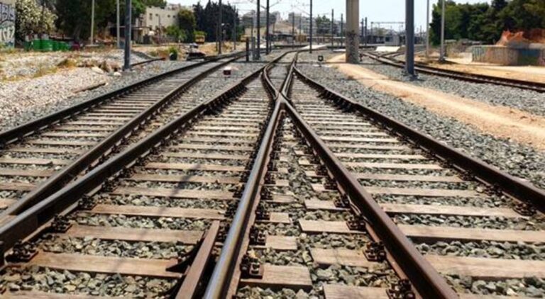 Ανακοίνωση της Ομοσπονδίας Σιδηροδρομικών για τη βομβιστική επίθεση στην Hellenic Train: «Δεν τρομοκρατούμαστε»