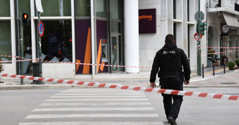 Αναστάτωση στη Λάρισα μετά από τηλεφώνημα για βόμβα σε τράπεζα