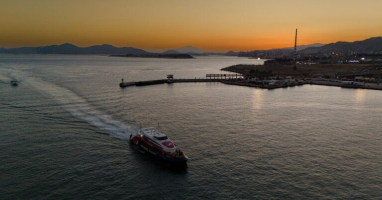 Απέπλευσε από τον Πόρο για Πειραιά το καταμαράν FLΥING CAT IIΙ