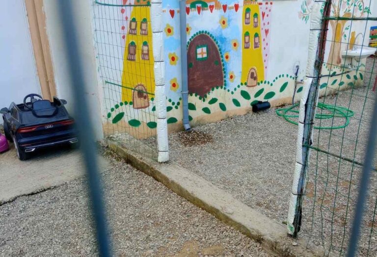 Για κακές συνθήκες που επικρατούν στο Νηπιαγωγείο Δοκιμίου κάνουν λόγο γονείς στο Αγρίνιο, οι οποίοι καταγγέλλουν ακόμη και την ύπαρξη ποντικιών εδώ και 20 περίπου μέρες.