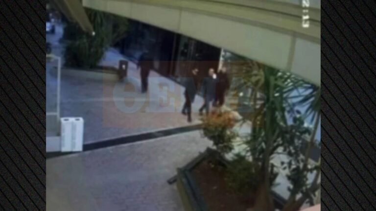 Η στιγμή που ο δράστης τρέχει στον πεζόδρομο για να διαφύγει