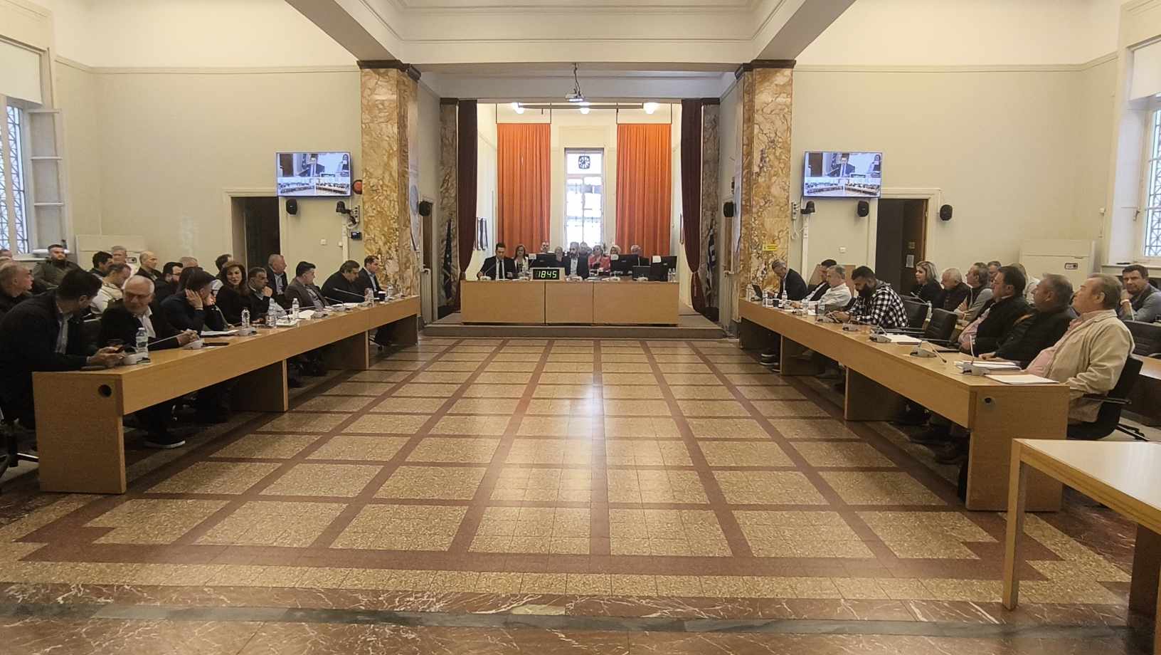 Live η συνεδρίαση του Δημοτικού Συμβουλίου Αγρινίου