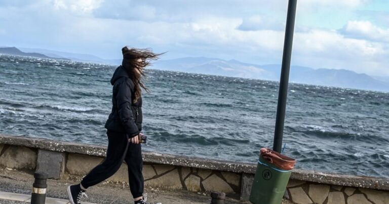 Θυελλώδεις βοριάδες, βροχές και χαμηλές θερμοκρασίες