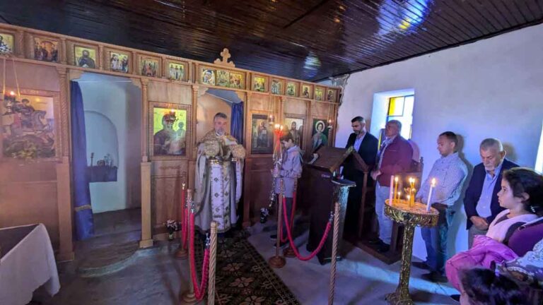 Με κατάνυξη εόρτασε τον Άγιο Γεώργιο το «ακριτικό» Αυλάκι Βάλτου (φωτο) - Karvasaras
