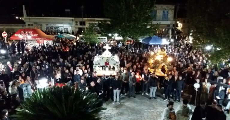 Με κατάνυξη η περιφορά και συνάντηση των επιταφίων (video)