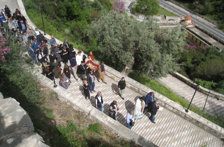 Οι ακολουθίες της Μ. Εβδομάδος στην Αγία Ελεούσα