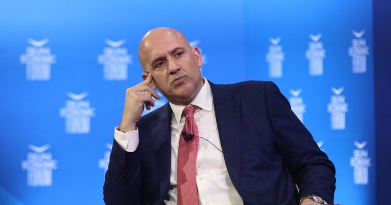 Πέθανε η σύζυγός του, Βίκυ από καρκίνο