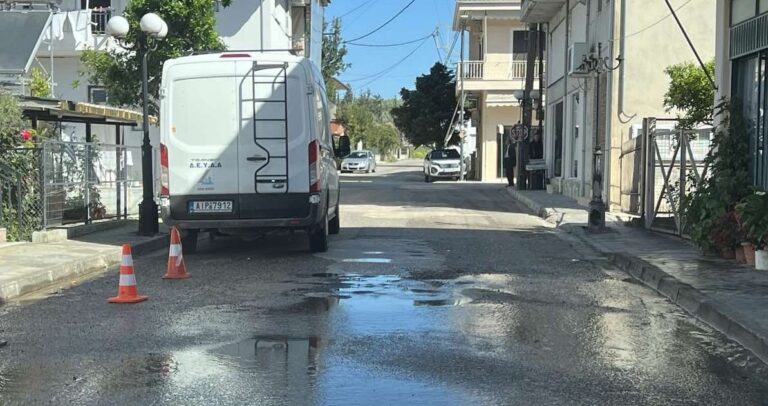 Πλημμύρισε ο δρόμος προς Άγιο Νικόλαο λόγω βλαβης