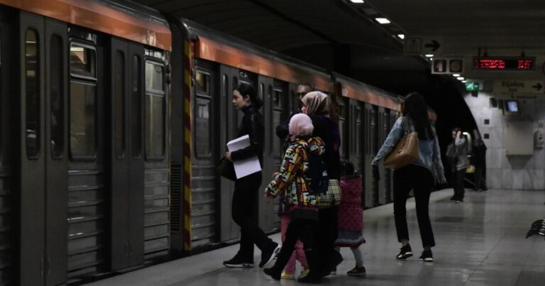 Πώς θα κινηθούν λεωφορεία, τρόλεϊ, μετρό και τραμ σήμερα Μεγάλο Σάββατο (19/04)