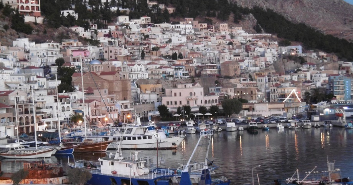 Στο νοσοκομείο 15χρονος που τραυματίστηκε από φωτοβολίδα
