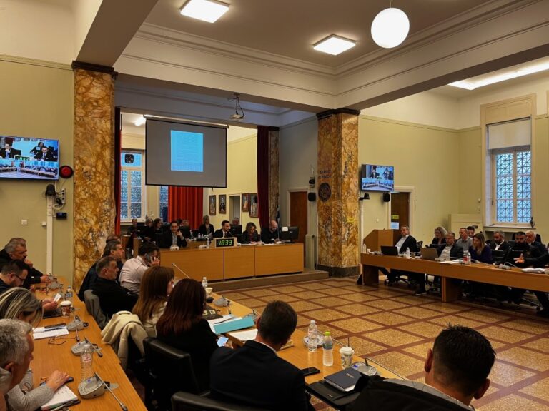 Συζήτηση ξανά στο δημοτικό συμβούλιο Αγρινίου για την παραβατικότητα-Τι ειπώθηκε για τους Ρομά, απόφαση για Επιτροπή