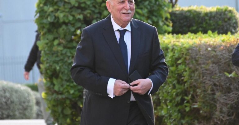 Τα ιδιαίτερα γενέθλια και οι ανακοινώσεις Παπαδάκη