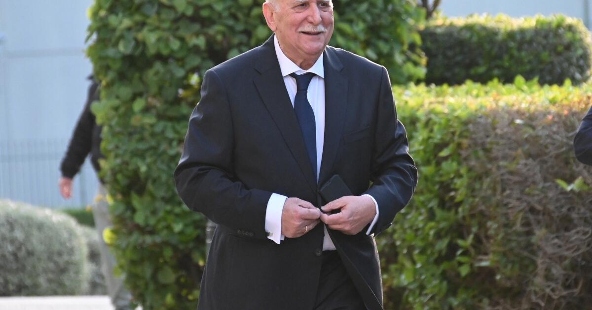 Τα ιδιαίτερα γενέθλια και οι ανακοινώσεις Παπαδάκη