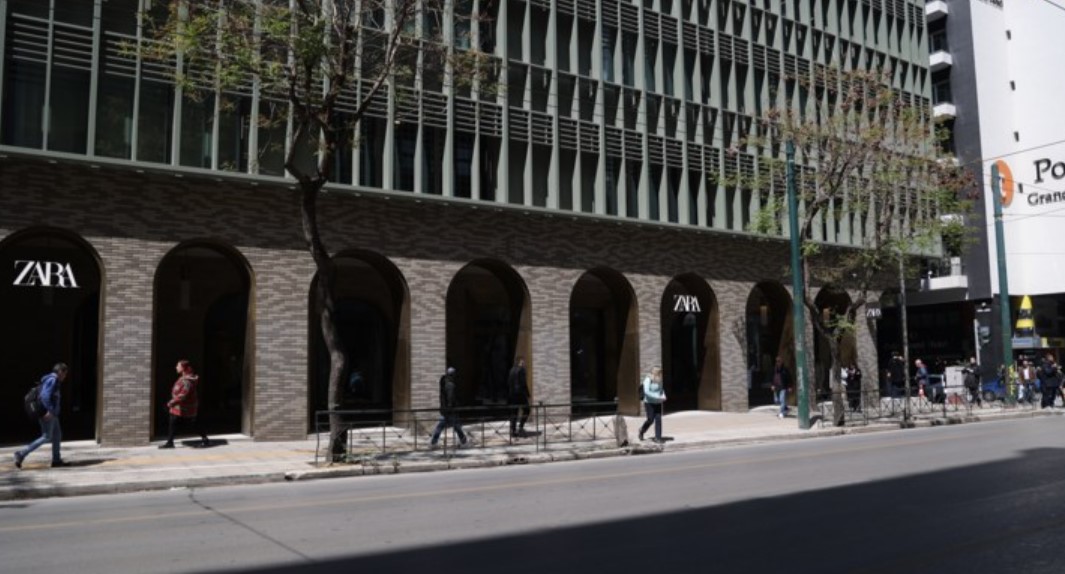 Το ισόγειο είναι τεράστιο Zara