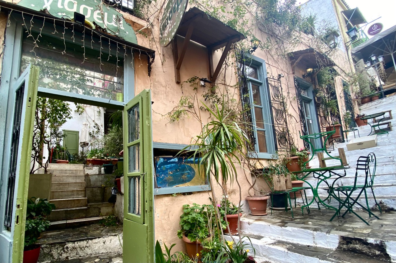Το παρασκήνιο πίσω από το λουκέτο στο «Γιασεμί»