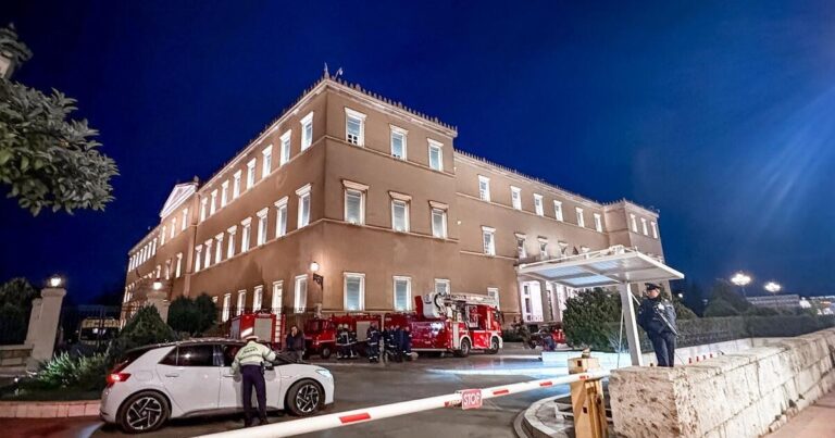 Φάρσα το μήνυμα για βόμβα στη Βουλή