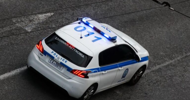 Χειροπέδες στον καθηγητή που κατηγορείται για ασέλγεια σε βάρος μαθήτριας