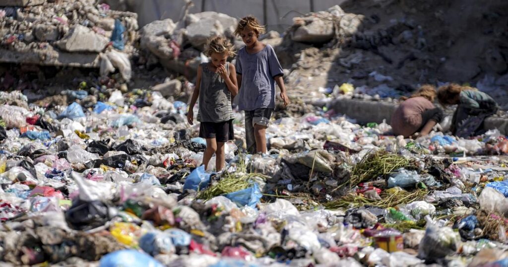 90 φορτηγά με βοήθεια στη Γάζα μετά από 3 μέρες καθυστέρηση
