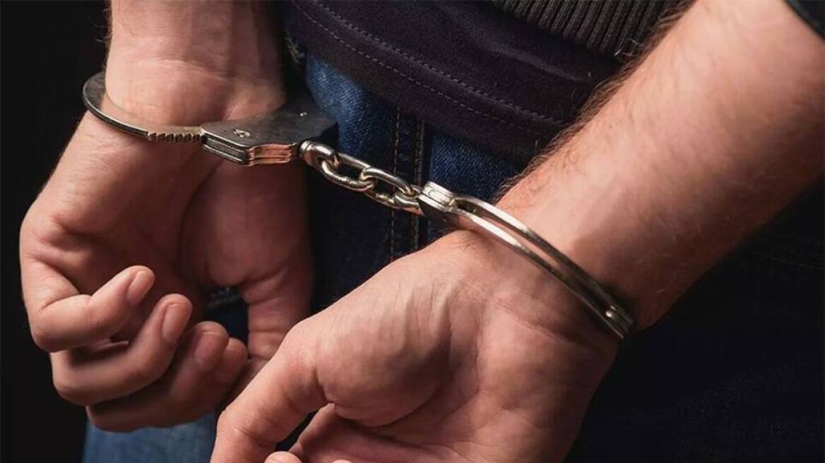 Αγρίνιο: Έκλεψαν κομπρεσέρ και εργαλεία ηλεκτροσυγκόλλησης αξίας 3.000 ευρώ – Συνελήφθησαν τρεις