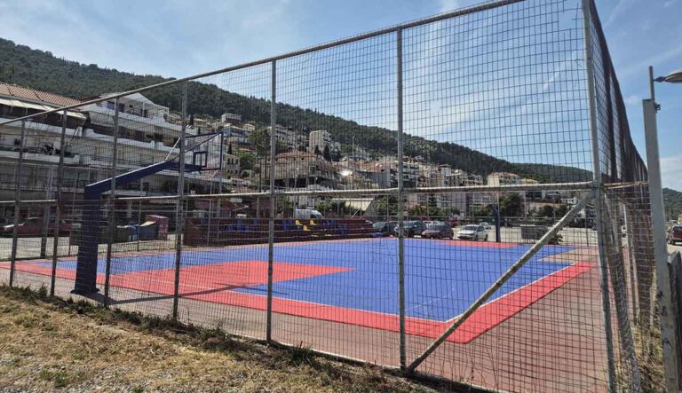Αμφιλοχία: Κλειστό το γήπεδο μπάσκετ στο λιμάνι λόγω εργασιών αποκατάστασης - Karvasaras