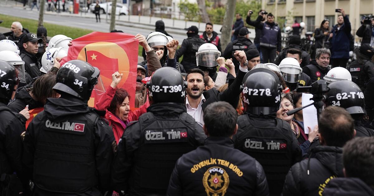 Αναφορές για 400 συλλήψεις πολιτών που ήθελαν να διαδηλώσουν στην Πλατεία Ταξίμ