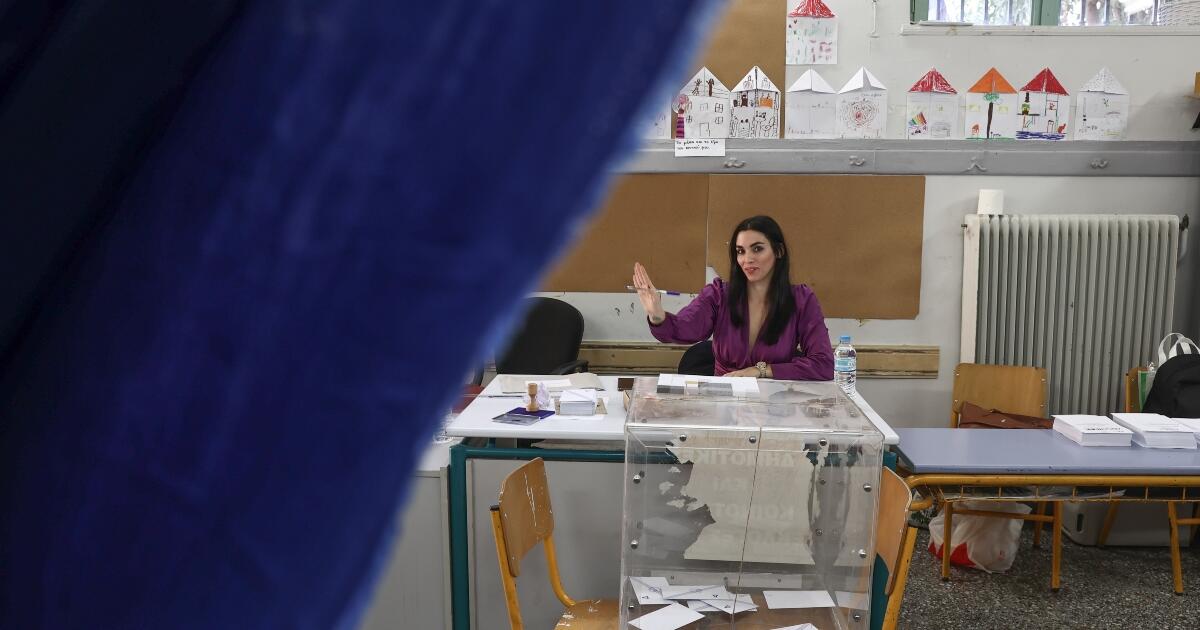 Δημοσκόπηση Interview: Στη δεύτερη θέση το ΠΑΣΟΚ