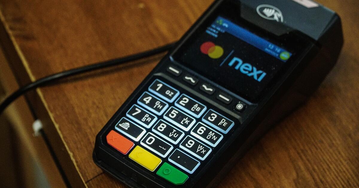Η Ιερά Σύνοδος απαγόρευσε τα POS σε εκκλησίες