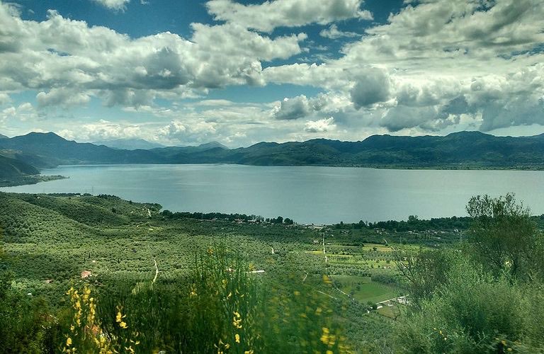 Η «αθερίνα» Τριχωνίδας μπορεί να κερδίσει τον «καρχαρία» των μεγαλοεπενδυτών