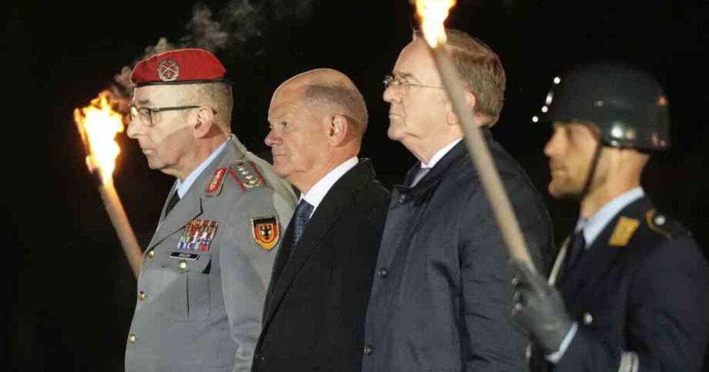 Η τελετή του «Μεγάλου Αποχαιρετισμού» για τον Όλαφ Σολτς