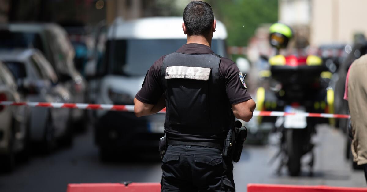 Τηλεφώνημα για βόμβα σε Γυμνάσιο στου Καρέα: Στο σημείο τα ΤΕΕΜ