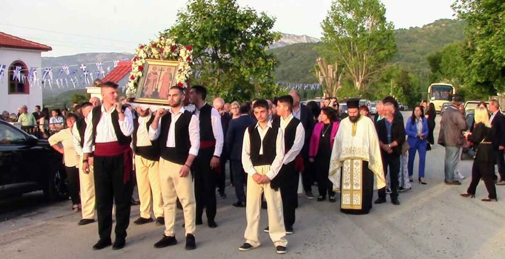 Φλωριάδα Βάλτου: Μέγας Πανηγυρικός Εσπερινός στον Ι.Ν. Αγίων Κωνσταντίνου και Ελένης (φωτο & video) - Karvasaras