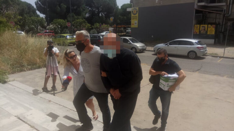 Αγρίνιο: Καθαιρέθηκε ο καταδικασμένος για βιασμούς ιερέας από το Συνοδικό Δικαστήριο - Κ. Κιτσάκη: «Λύτρωση» για τα θύματα