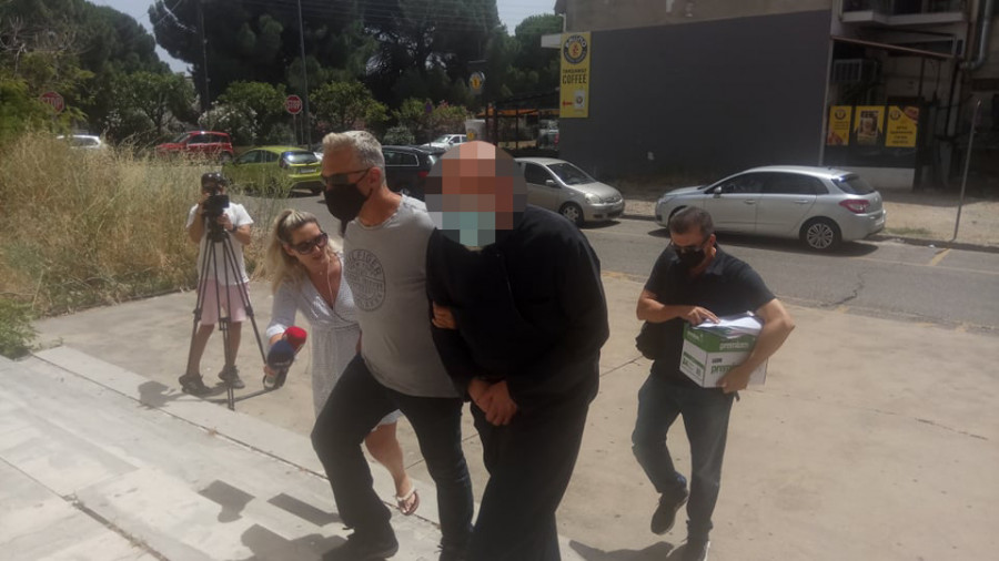 Αγρίνιο: Καθαιρέθηκε ο καταδικασμένος για βιασμούς ιερέας από το Συνοδικό Δικαστήριο - Κ. Κιτσάκη: «Λύτρωση» για τα θύματα