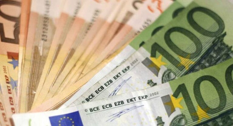 Η 58χρονη αρχηγός, είχε τον κεντρικό συντονισμό της οργάνωσης σε όλα τα στάδια δράσης της σπείρας με τα παράνομα επιδόματα στο Αγρίνιο