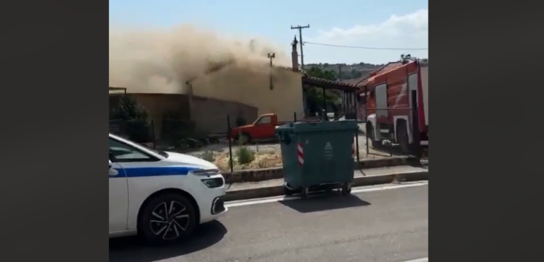 Υπό έλεγχο τέθηκε η φωτιά που ξέσπασε σε οικεία στην περιοχή της εκκλησίας στη Νεάπολη Αγρινίου, λίγο πριν τις 16:00.
