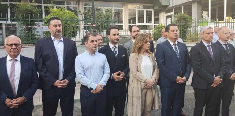 Αγρίνιο: Τιμή σε όσους αγωνίστηκαν για την Ελευθερία – Κατάθεση Στεφάνων