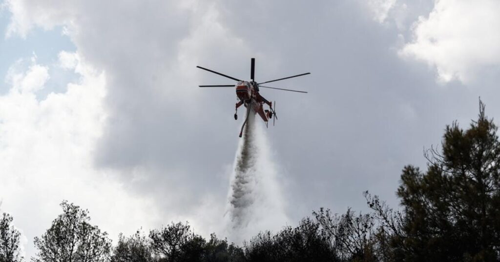 Φωτιά στη Λέσβο: Σε εξέλιξη επιχείρηση της Πυροσβεστικής
